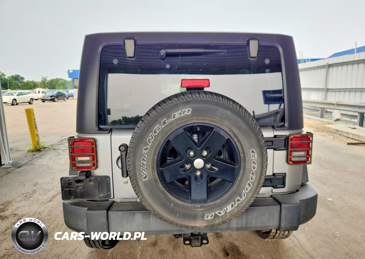 2015 Jeep Wrangler Unlimited Sport VIN:1C4BJWDG0FL544411 - 6