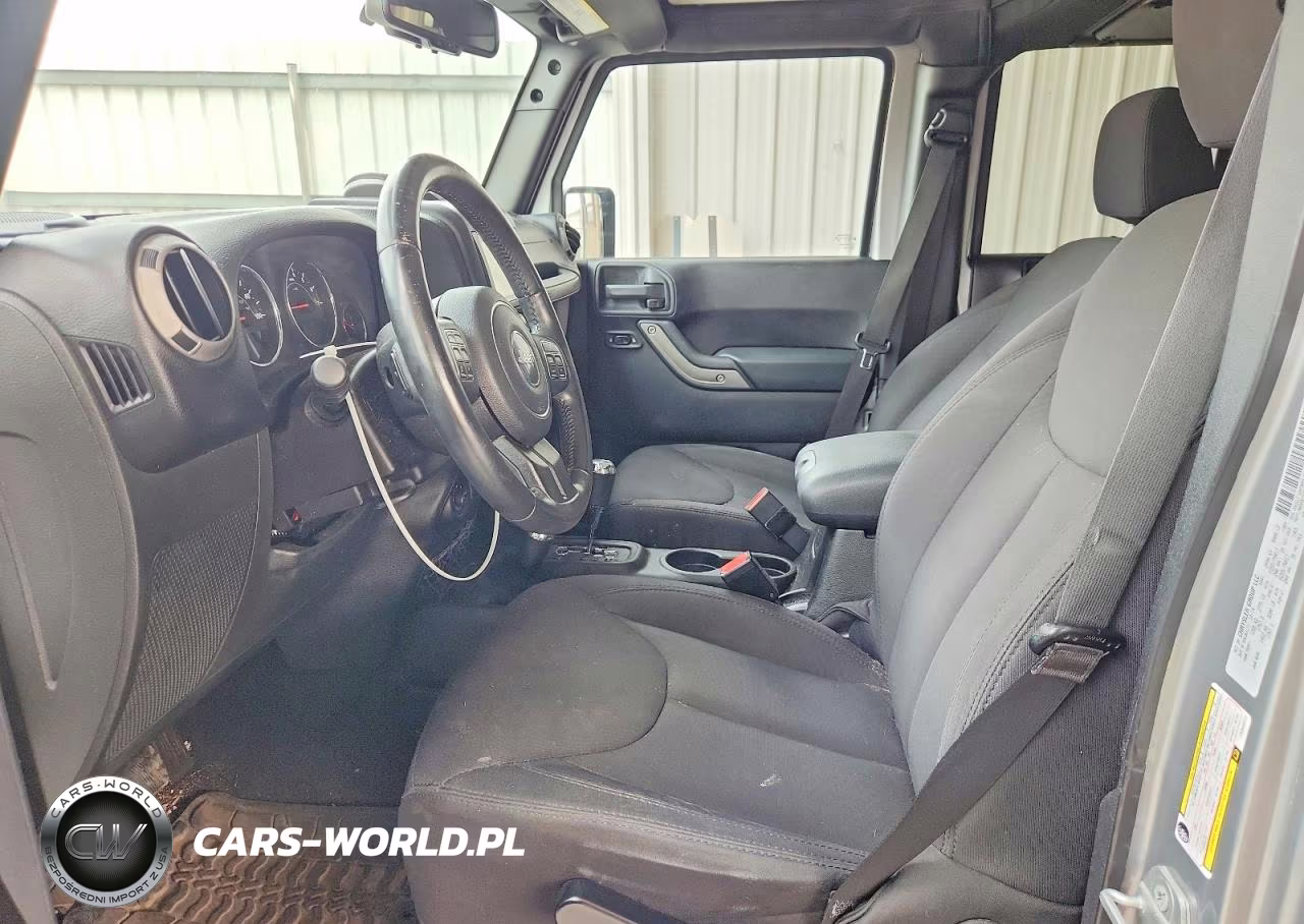 2015 Jeep Wrangler Unlimited Sport VIN:1C4BJWDG0FL544411 - 7