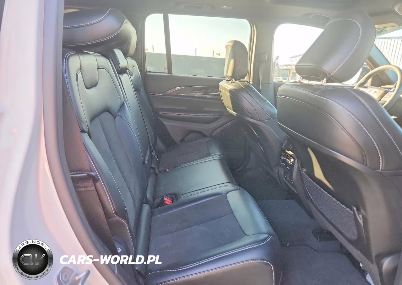 2023 Jeep Grand Cherokee Laredo VIN:1C4RJHAG5PC561382 - 11