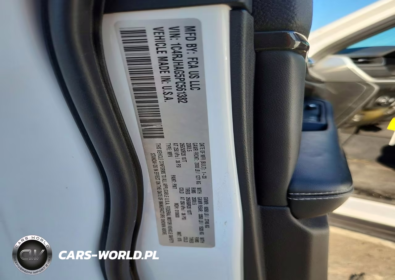 2023 Jeep Grand Cherokee Laredo VIN:1C4RJHAG5PC561382 - 13