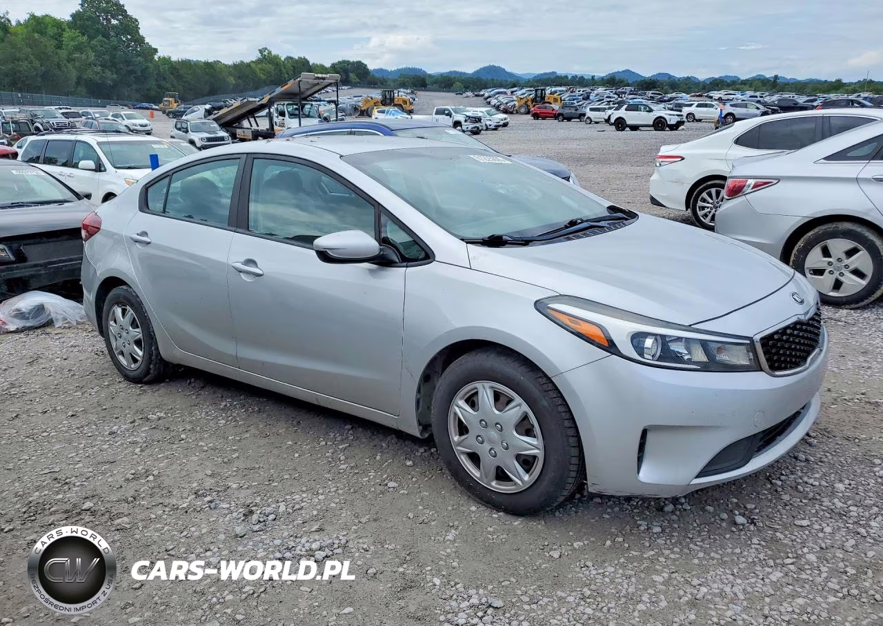 2018 Kia Forte Lx VIN:3KPFK4A72JE200183 - 4
