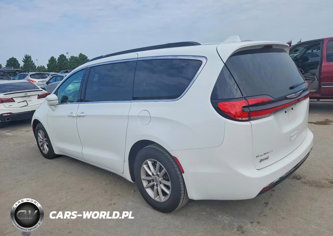 2022 Chrysler Pacifica Touring L VIN:2C4RC1BG2NR233714 - 2