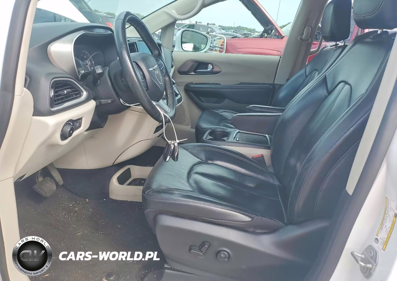 2022 Chrysler Pacifica Touring L VIN:2C4RC1BG2NR233714 - 7