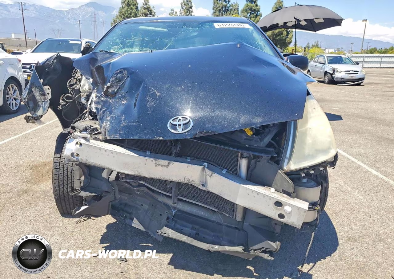 2004 Toyota Prius Base VIN:JTDKB20U040037914 - 5