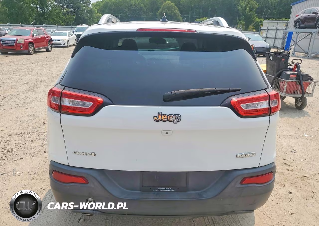 2016 Jeep Cherokee Latitude VIN:1C4PJMCB7GW145883 - 6