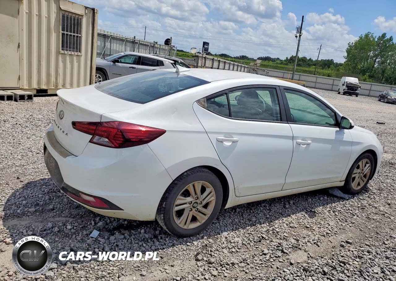 2019 Hyundai Elantra Sel VIN:5NPD84LF3KH450376 - 3