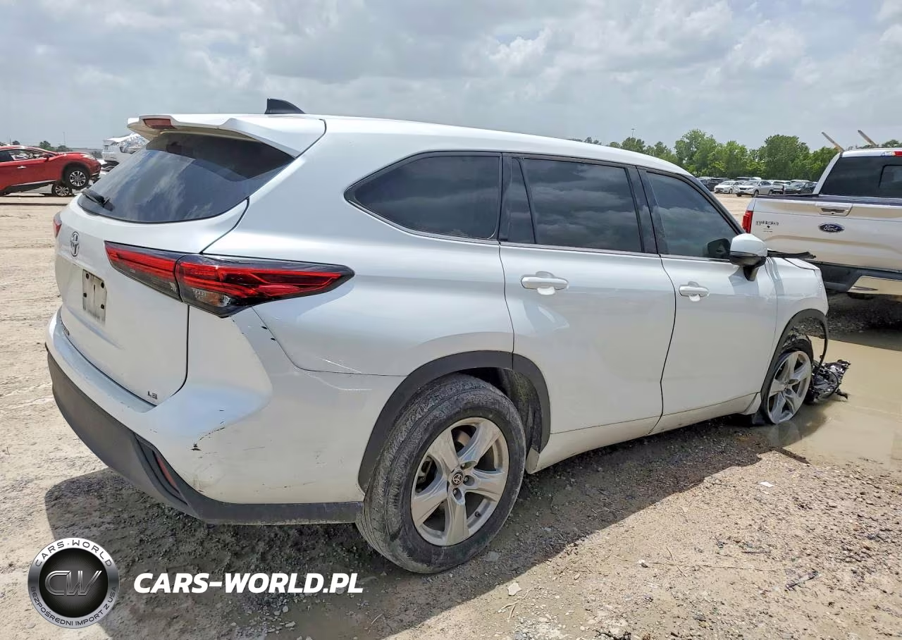 2022 Toyota Highlander Le VIN:5TDZZRAH7NS121294 - 3