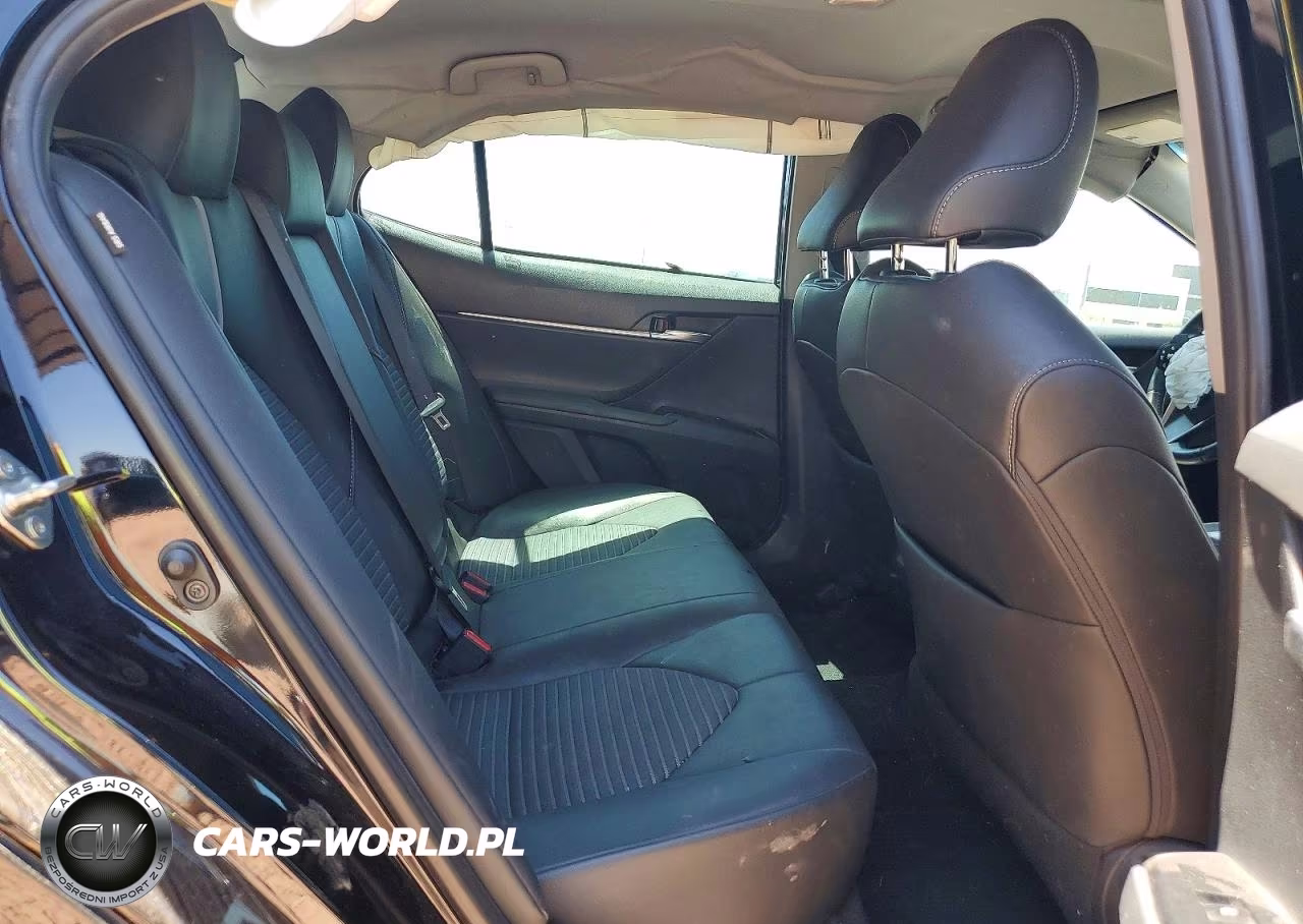 2018 Toyota Camry Se VIN:4T1B11HK0JU064210 - 10