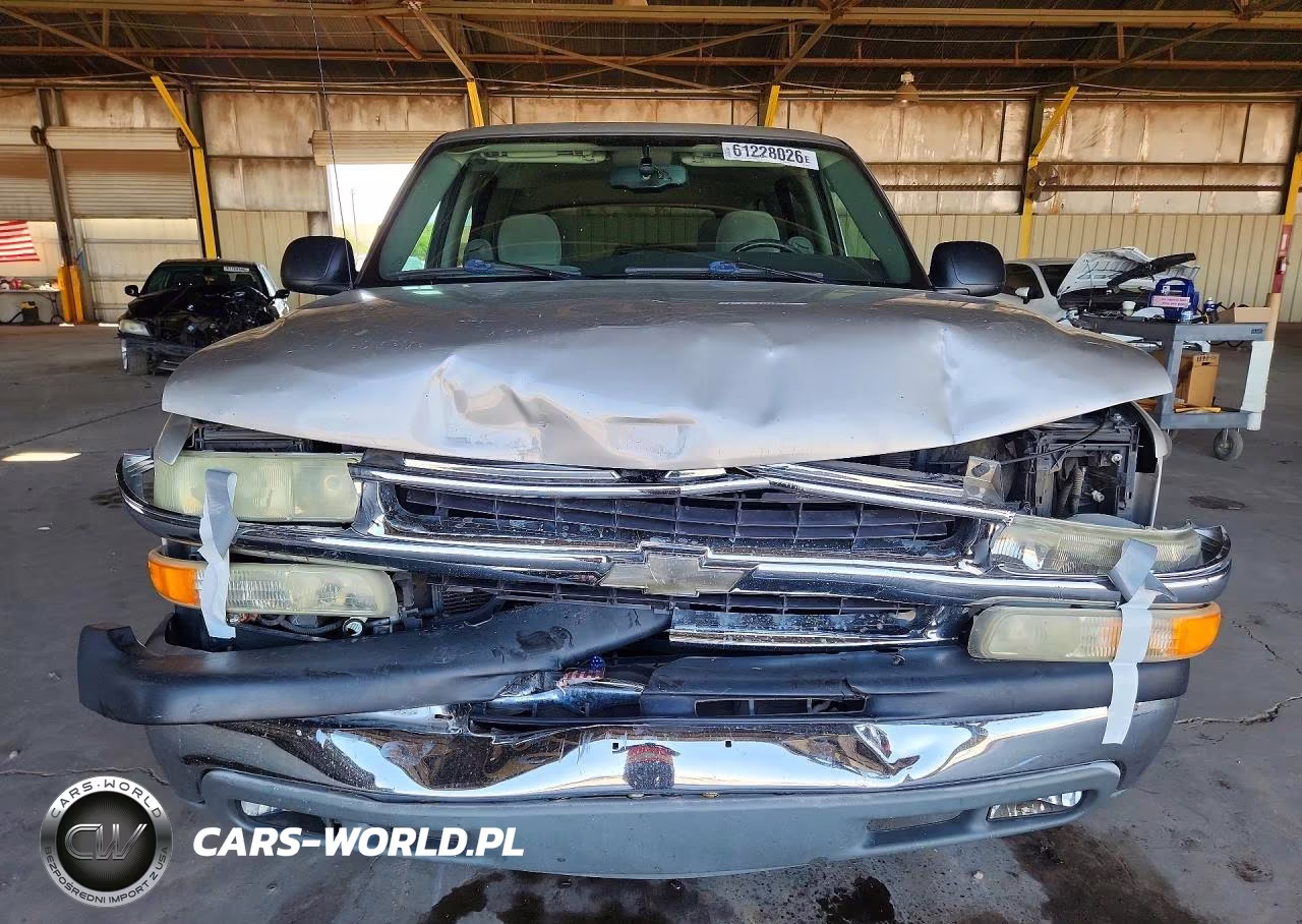 2004 Chevrolet Tahoe C1500 VIN:1GNEC13V64R143246 - 5