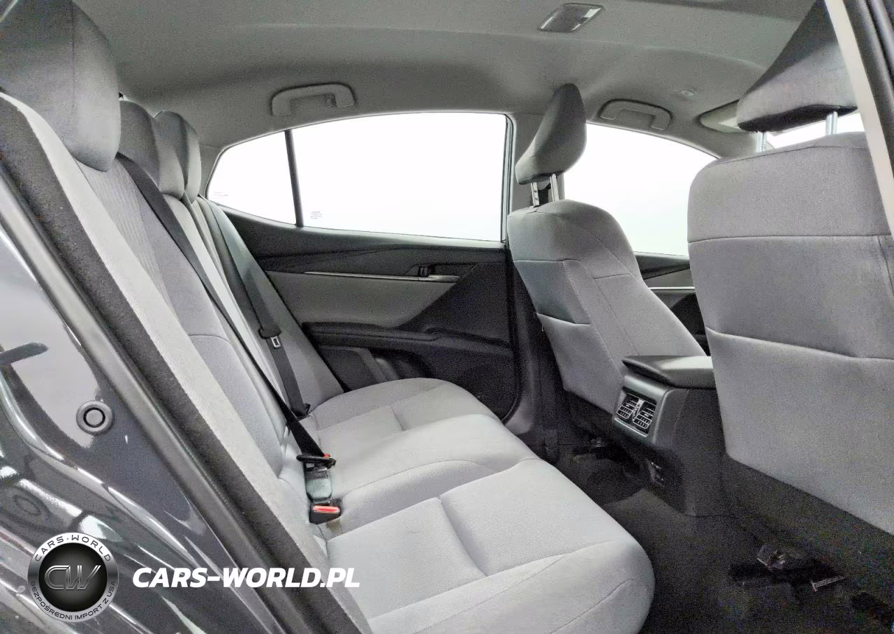 2025 Toyota Camry Le VIN:4T1DAACK8SU626923 - 10