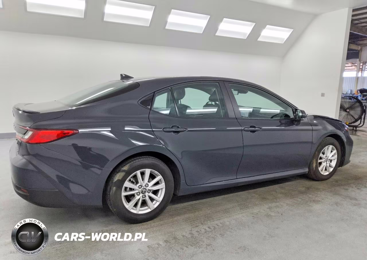 2025 Toyota Camry Le VIN:4T1DAACK8SU626923 - 3