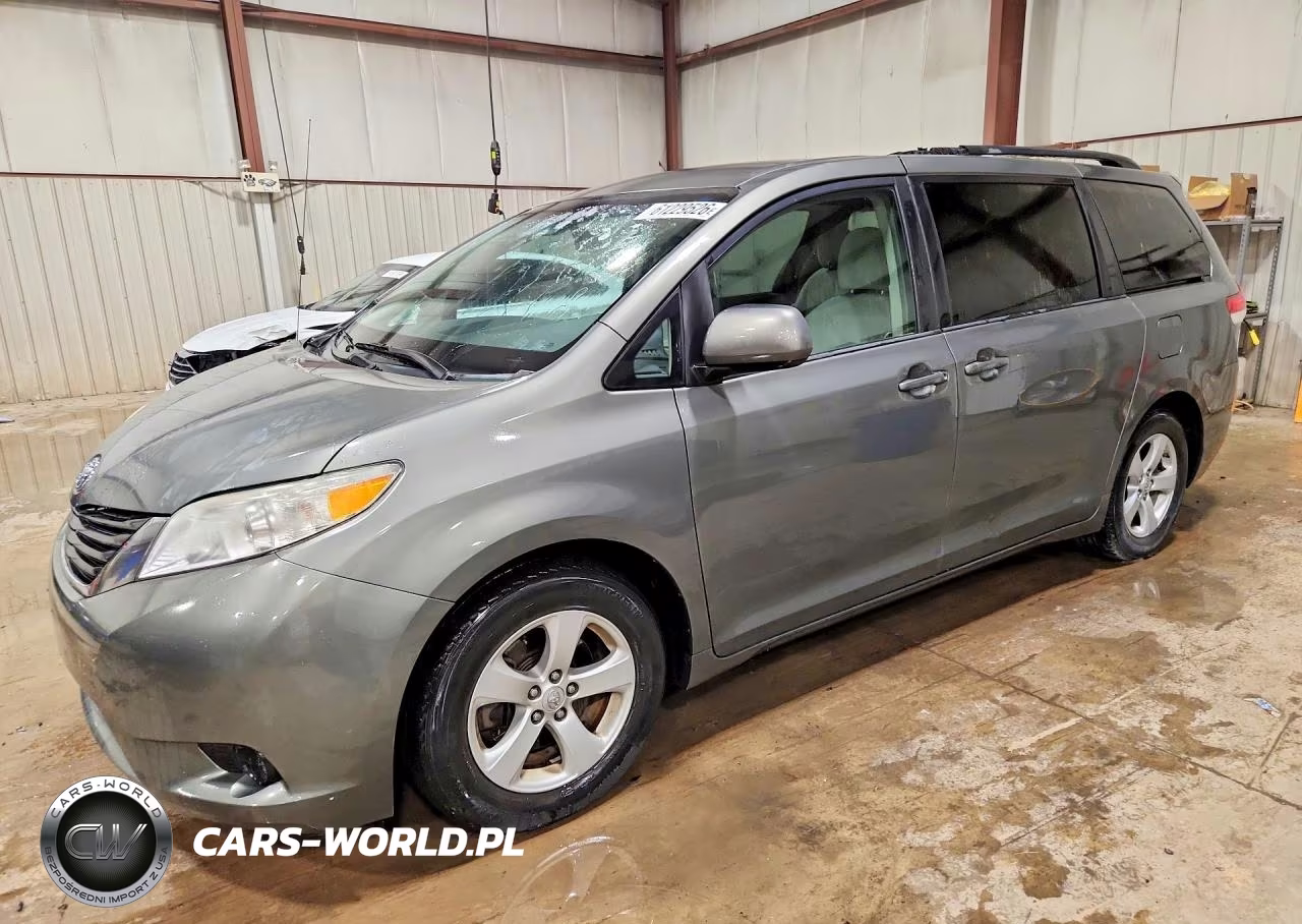 2011 Toyota Sienna Le