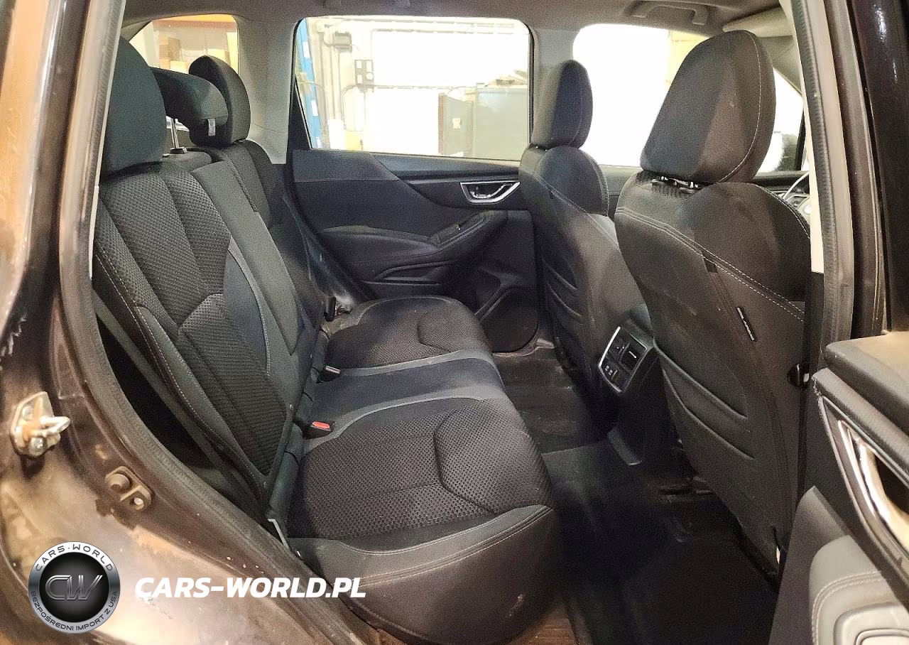 2019 Subaru Forester Premium VIN:JF2SKAGC9KH542812 - 11