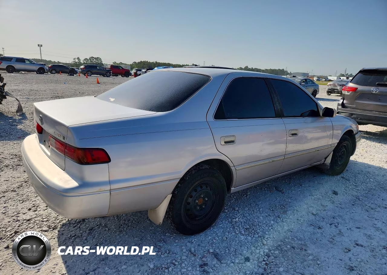 1999 Toyota Camry Le VIN:4T1BG22K8XU545165 - 3