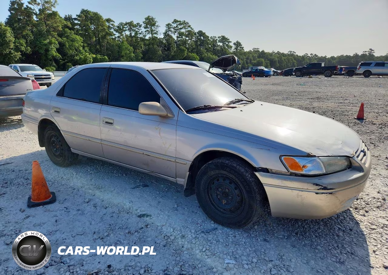 1999 Toyota Camry Le VIN:4T1BG22K8XU545165 - 4