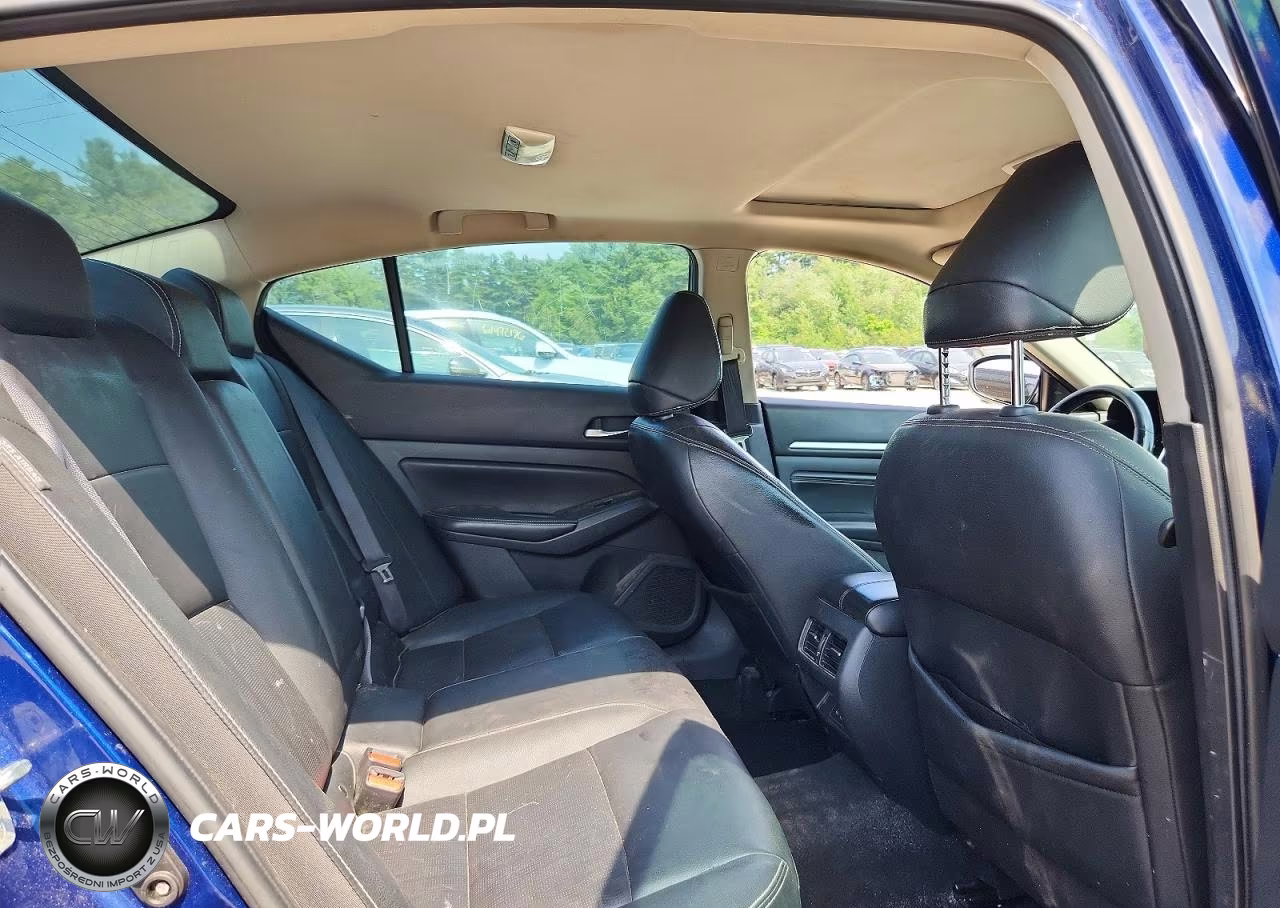 2019 Nissan Altima Platinum VIN:1N4BL4FW0KN306968 - 10