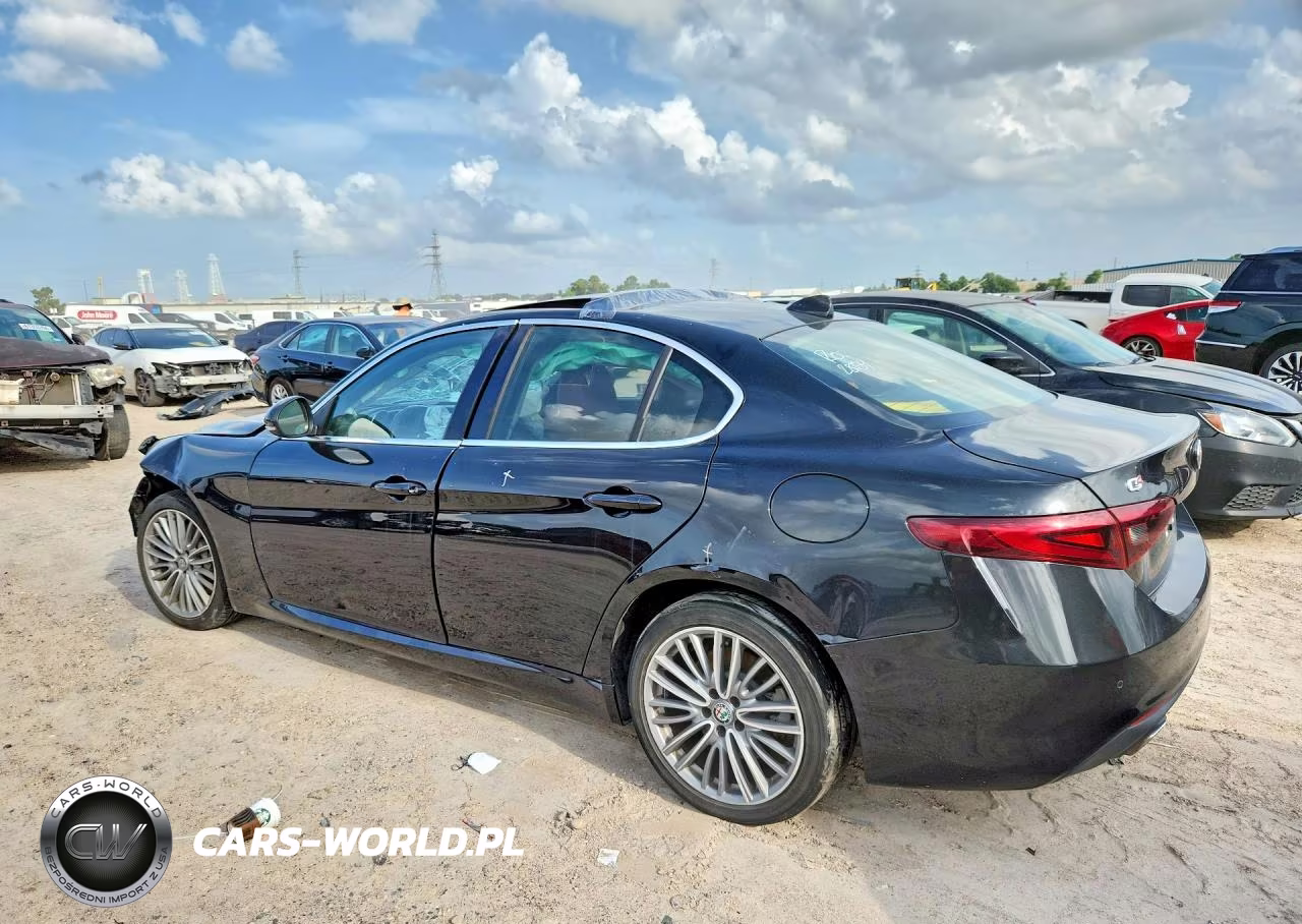 2017 Alfa Romeo Giulia Ti Q4 VIN:ZARFAEEN3H7557275 - 2