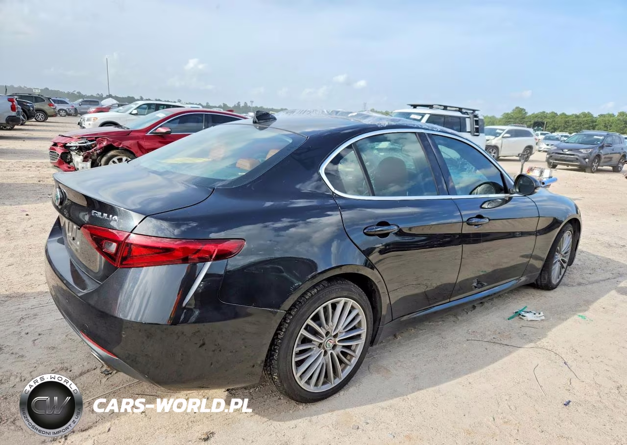 2017 Alfa Romeo Giulia Ti Q4 VIN:ZARFAEEN3H7557275 - 3