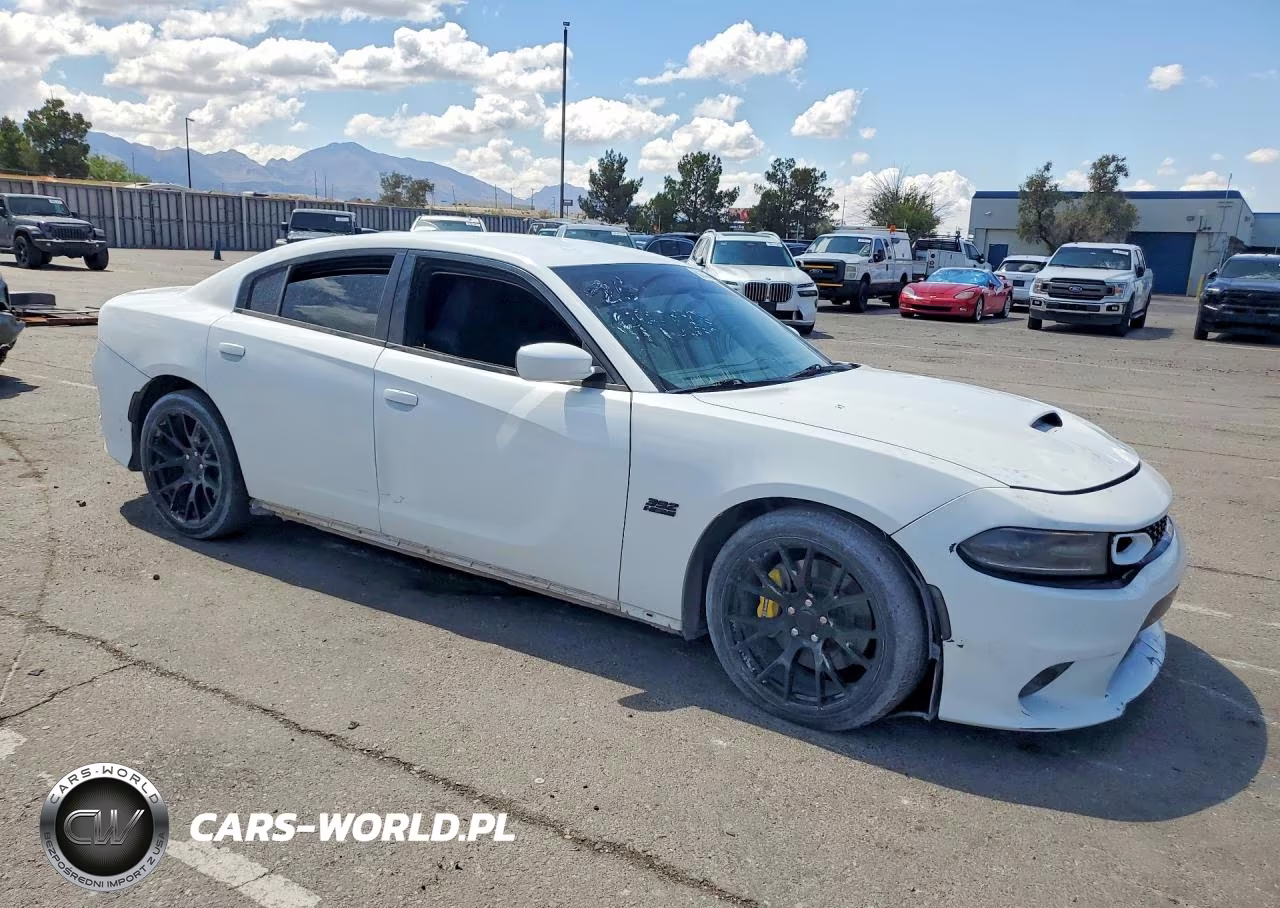 2019 Dodge Charger Scat Pack VIN:2C3CDXGJ8KH638895 - 4