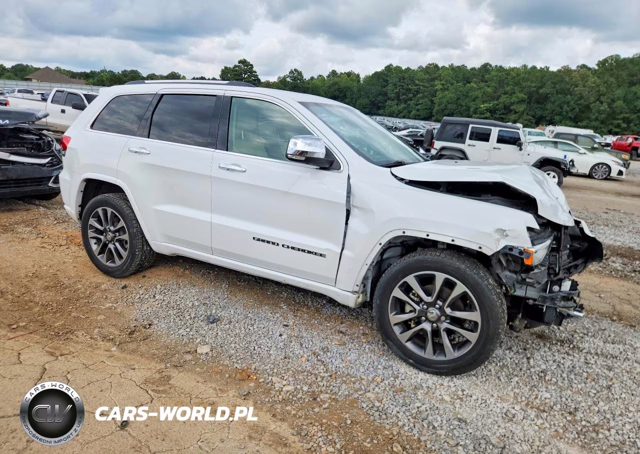 2017 Jeep Grand Cherokee Overland VIN:1C4RJECG6HC959973 - 4