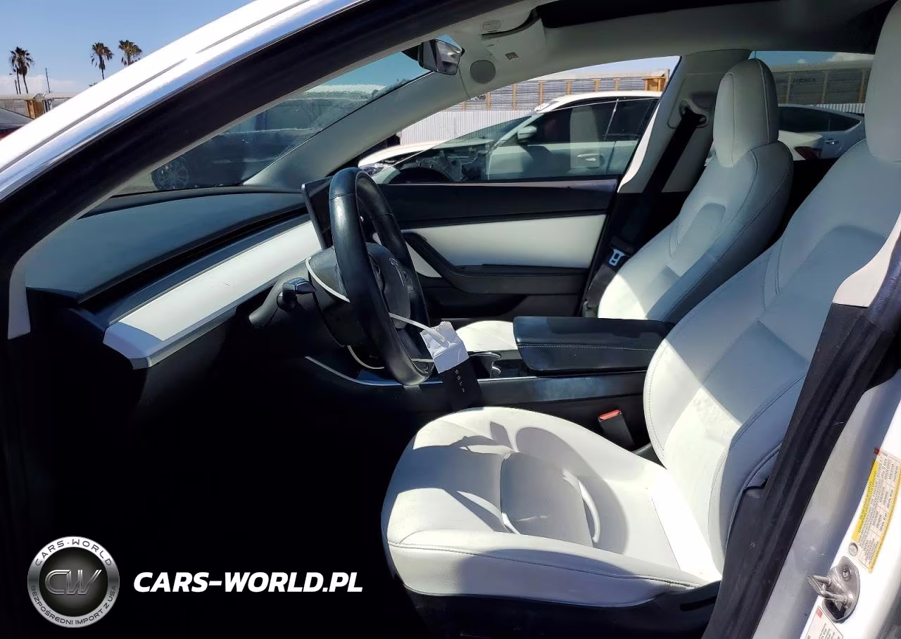 2018 Tesla Model 3 VIN:5YJ3E1EB8JF135552 - 7