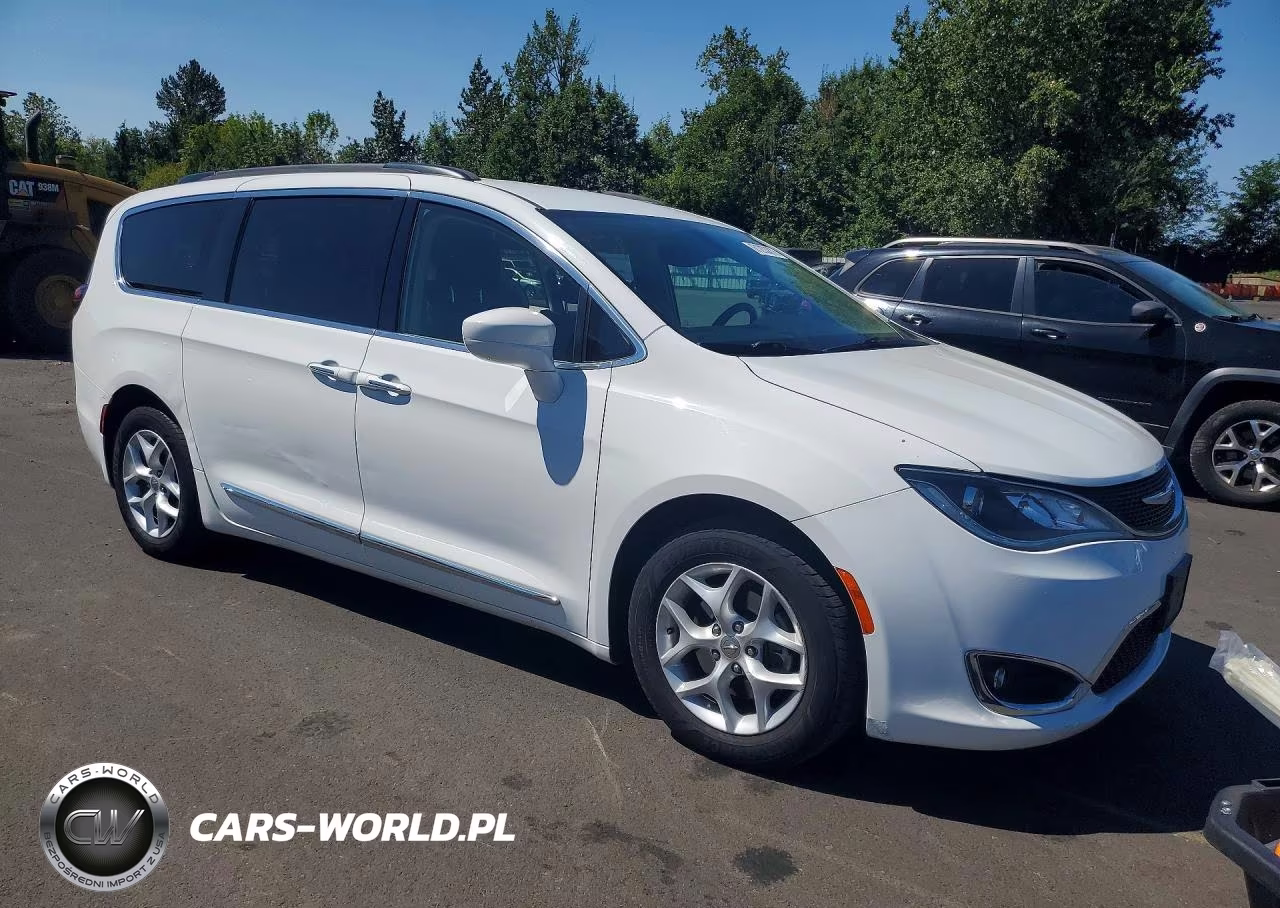 2017 Chrysler Pacifica VIN:2C4RC1BG1HR816117 - 4