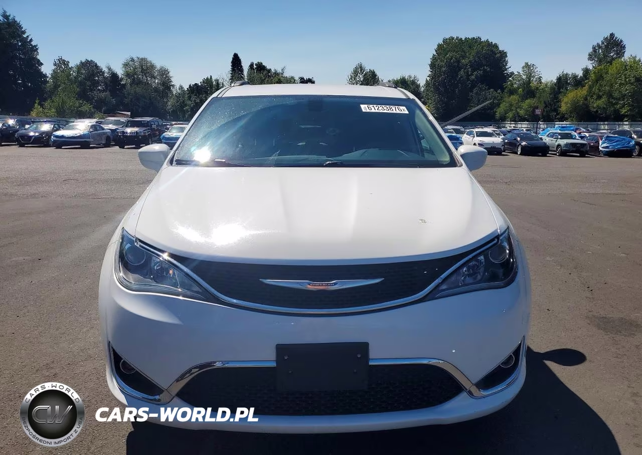 2017 Chrysler Pacifica VIN:2C4RC1BG1HR816117 - 5