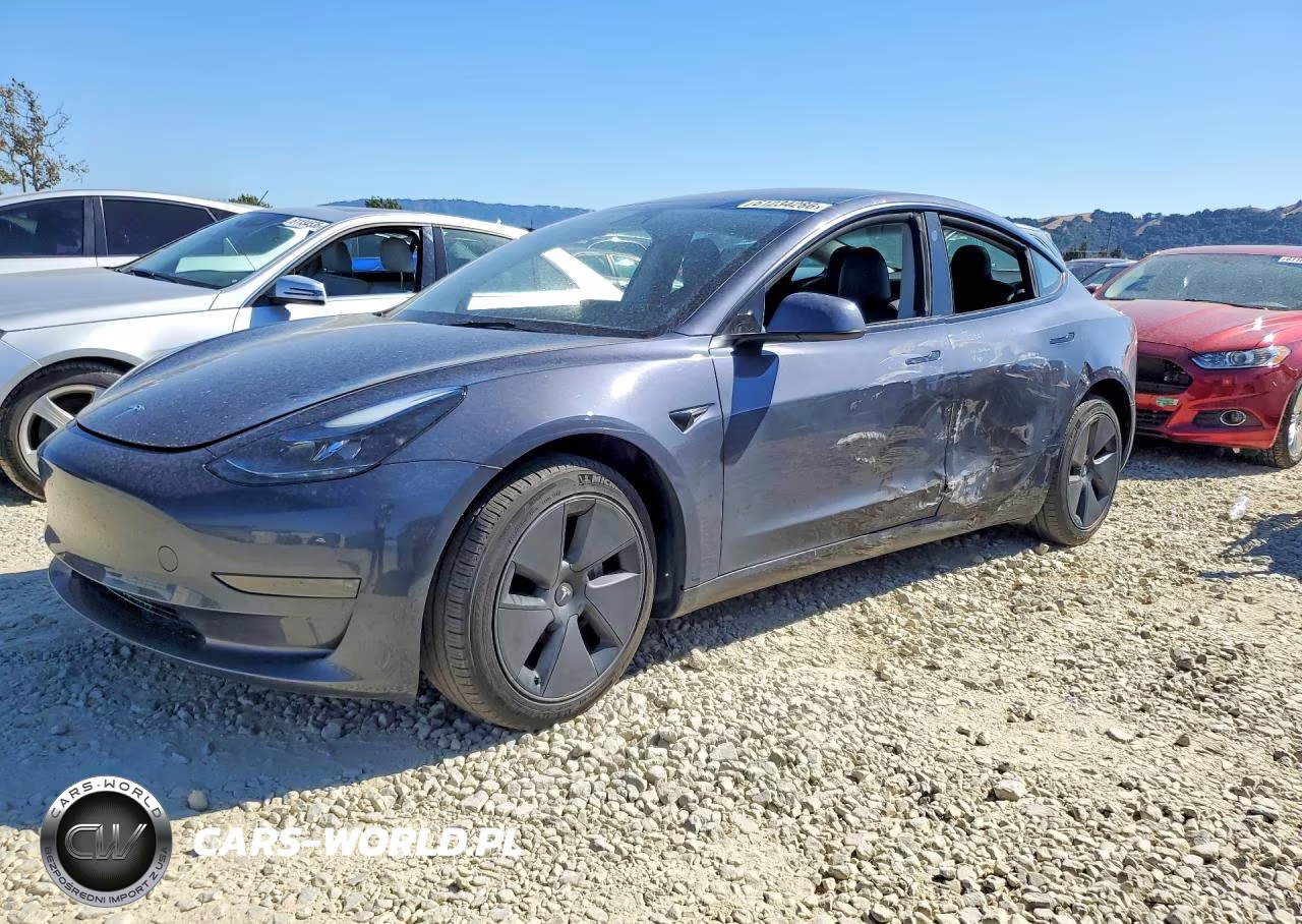 2023 Tesla Model 3 – zdjęcie 1 z 13