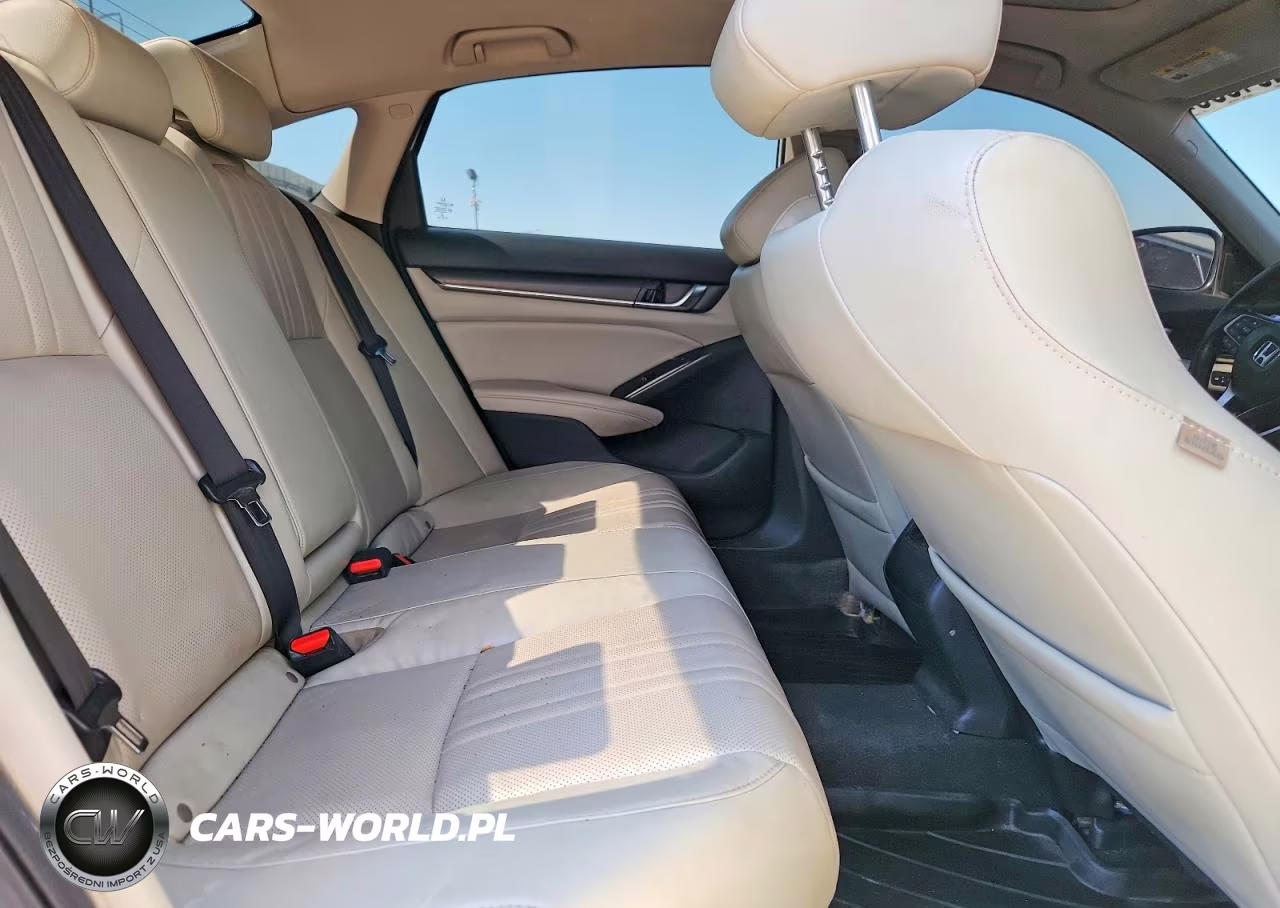 2018 Honda Accord Touring VIN:1HGCV1F92JA218481 - 10