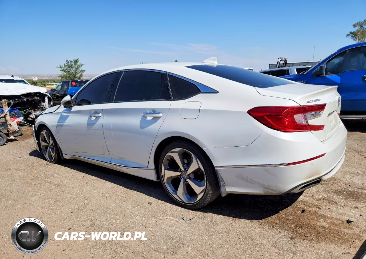 2018 Honda Accord Touring VIN:1HGCV1F92JA218481 - 2