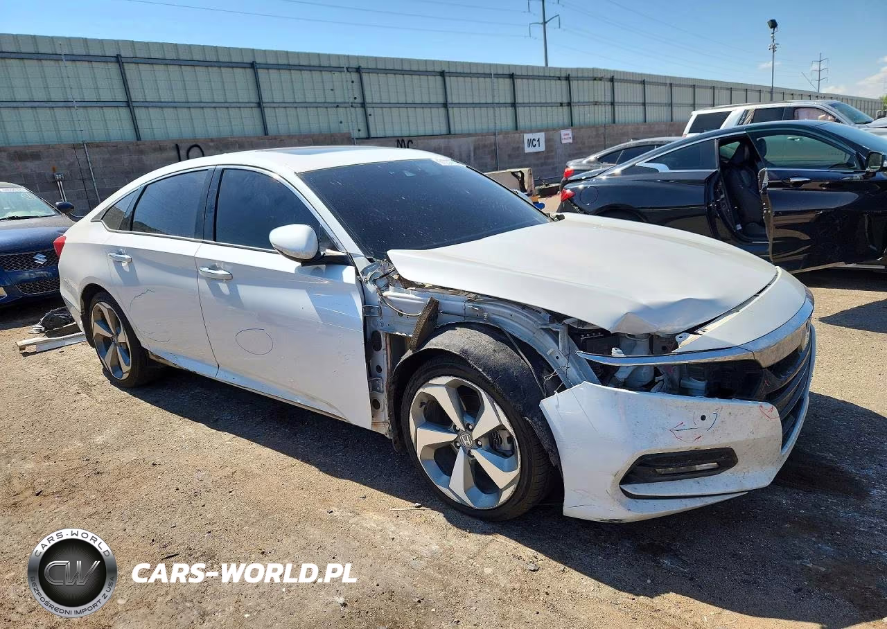 2018 Honda Accord Touring VIN:1HGCV1F92JA218481 - 4