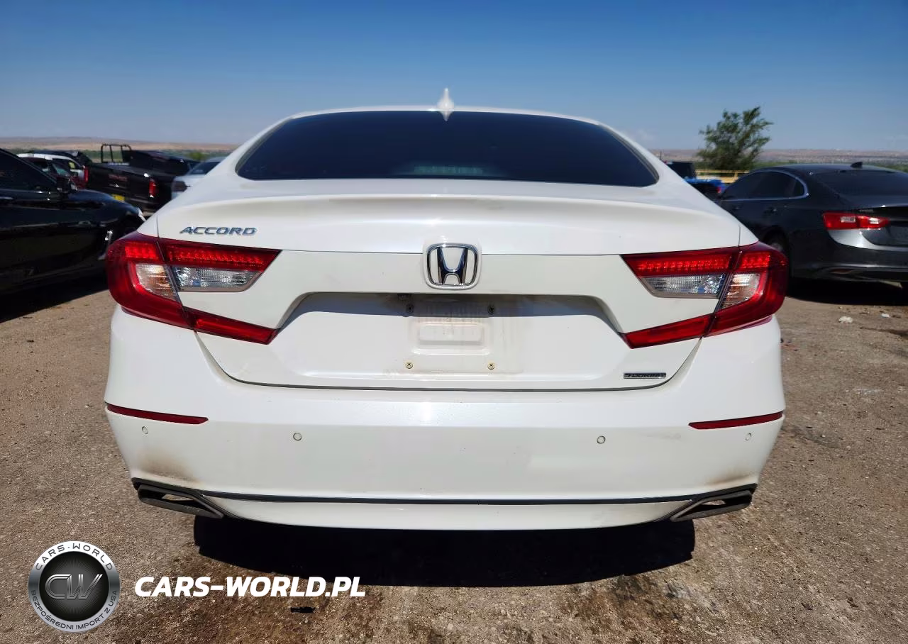 2018 Honda Accord Touring VIN:1HGCV1F92JA218481 - 6