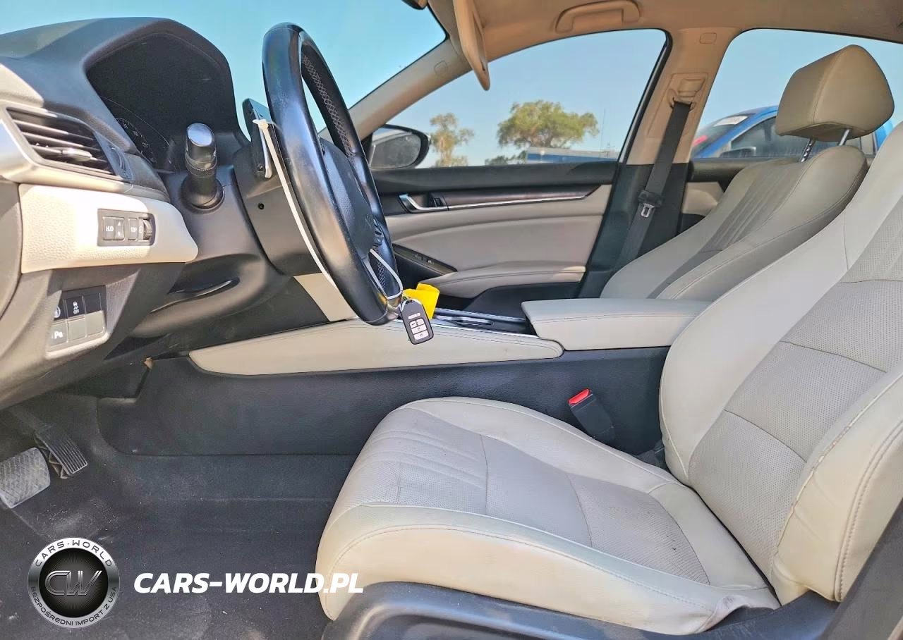 2018 Honda Accord Touring VIN:1HGCV1F92JA218481 - 7
