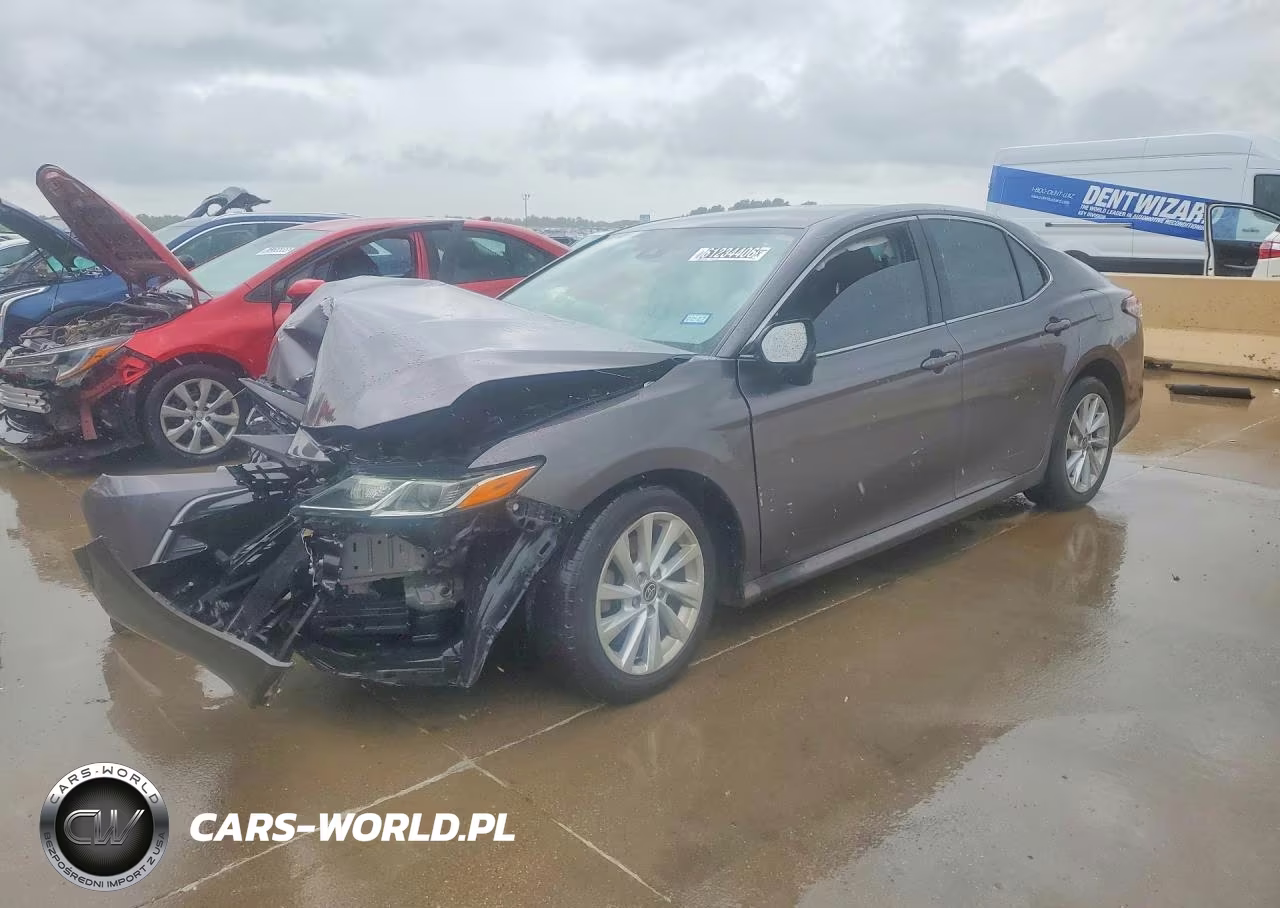 2022 Toyota Camry Le – zdjęcie 1 z 12