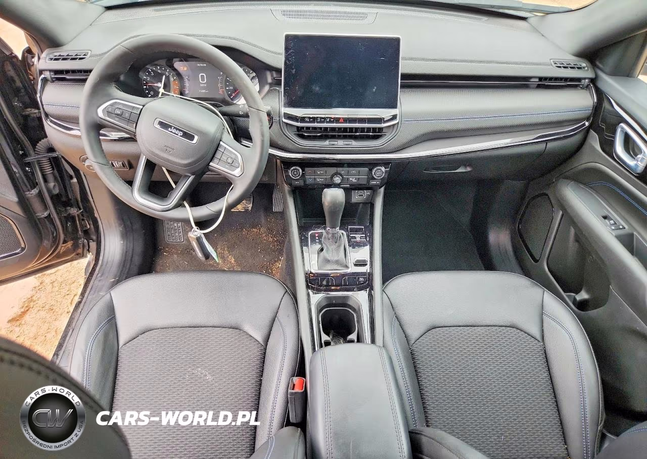 2025 Jeep Compass Latitude VIN:3C4NJDBN1ST557931 - 8