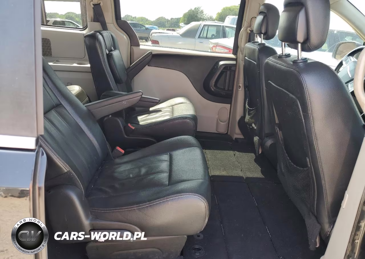 2016 Chrysler Town & Country Touring VIN:2C4RC1BG4GR165550 - 11
