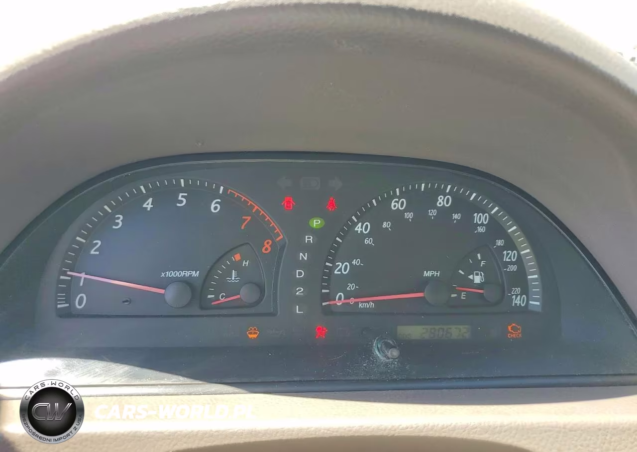 2002 Toyota Camry Le VIN:JTDBE32KX20063345 - 9