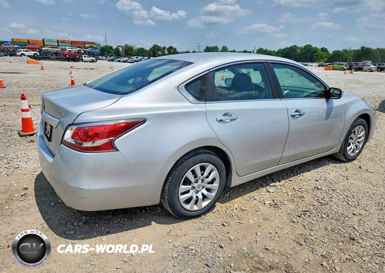 2015 Nissan Altima 2.5 S VIN:1N4AL3AP5FN312423 - 3