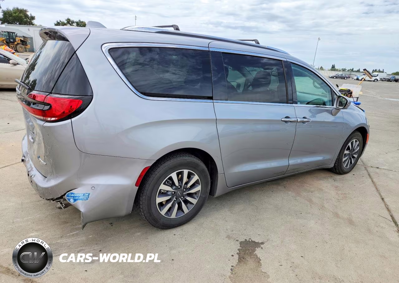 2021 Chrysler Pacifica Hybrid Touring L VIN:2C4RC1L77MR544326 - 3