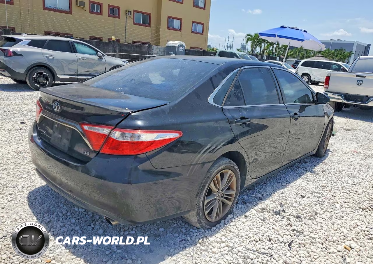 2015 Toyota Camry Se VIN:4T1BF1FK2FU016171 - 3