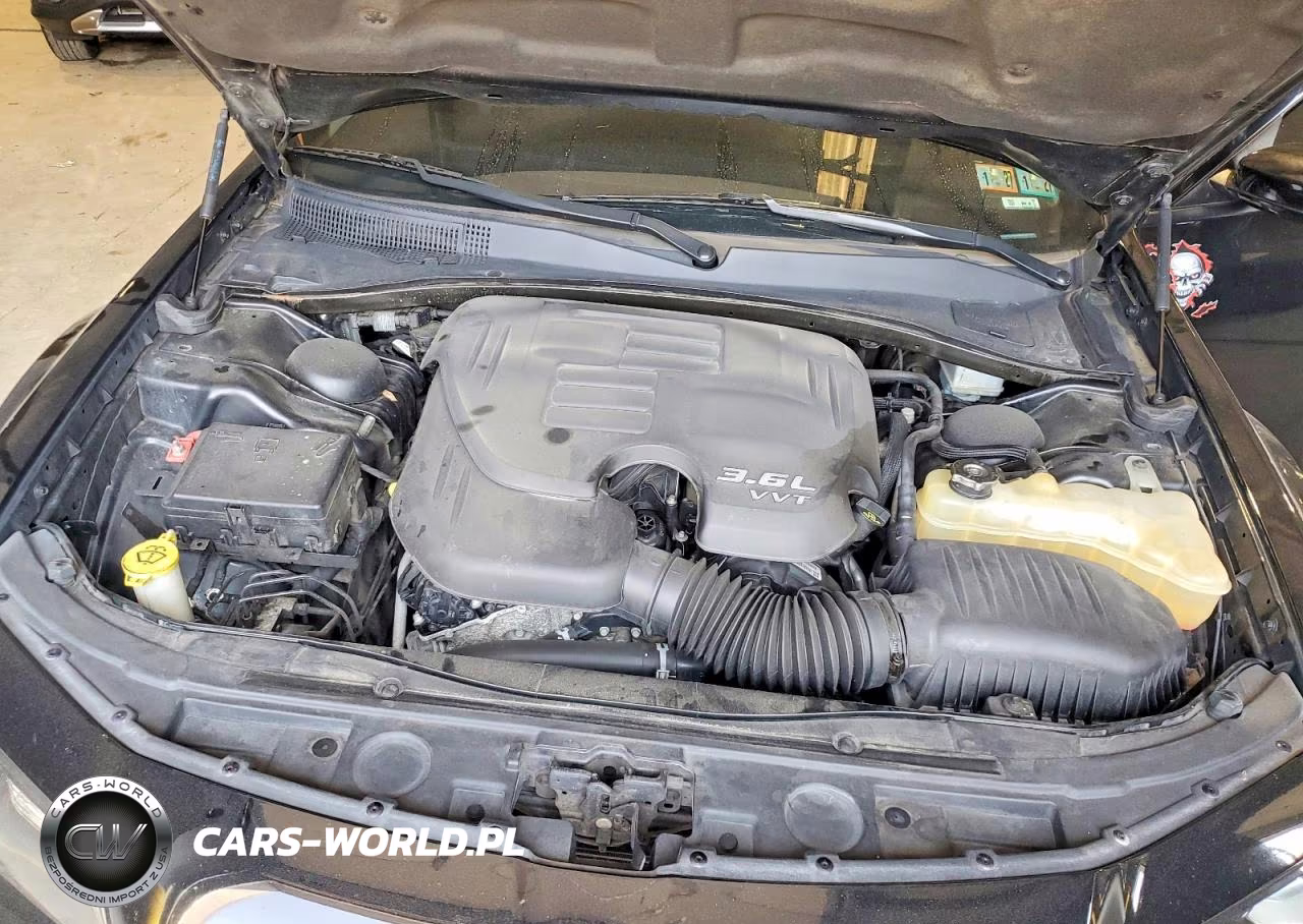 2018 Chrysler 300 Touring VIN:2C3CCARG2JH250934 - 11