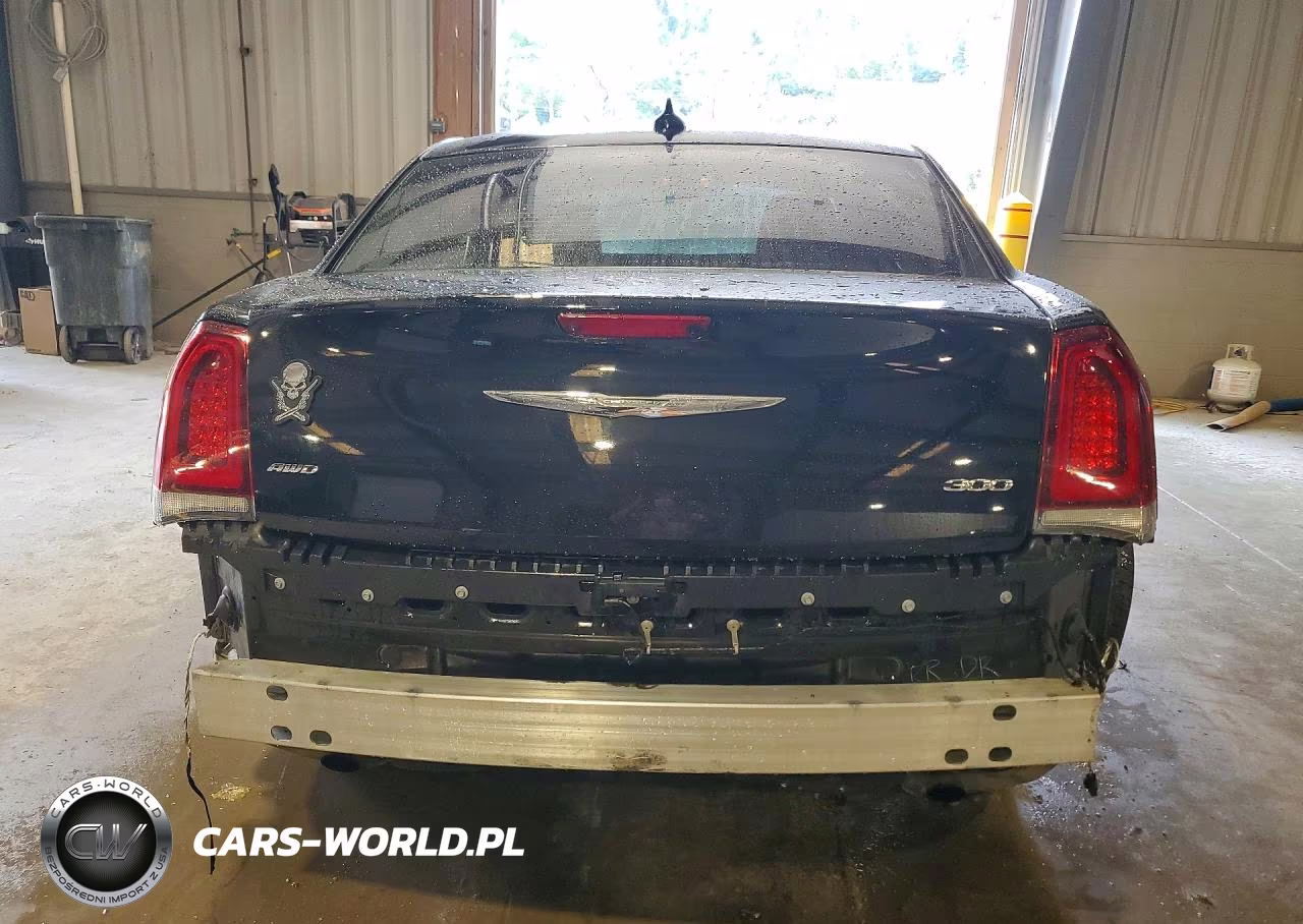 2018 Chrysler 300 Touring VIN:2C3CCARG2JH250934 - 6