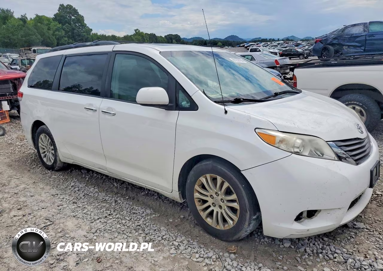 2012 Toyota Sienna Xle 8-Passenger VIN:5TDYK3DC8CS279248 - 4