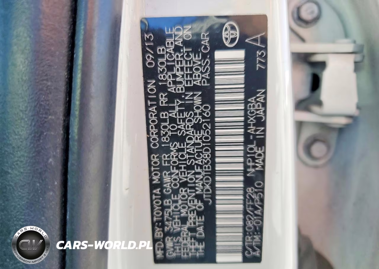 2013 Toyota Prius C Three VIN:JTDKDTB38D1052160 - 12