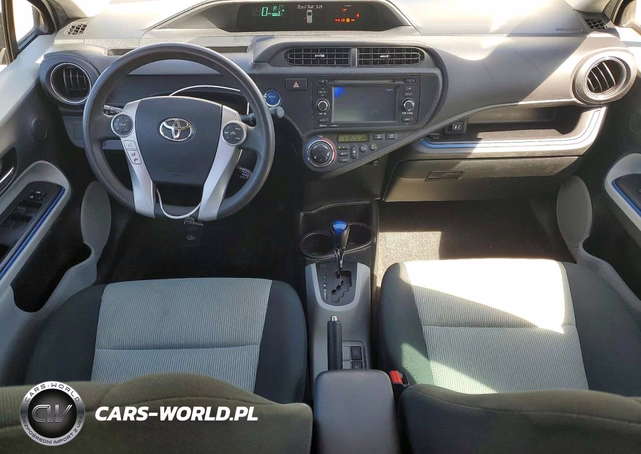 2013 Toyota Prius C Three VIN:JTDKDTB38D1052160 - 8