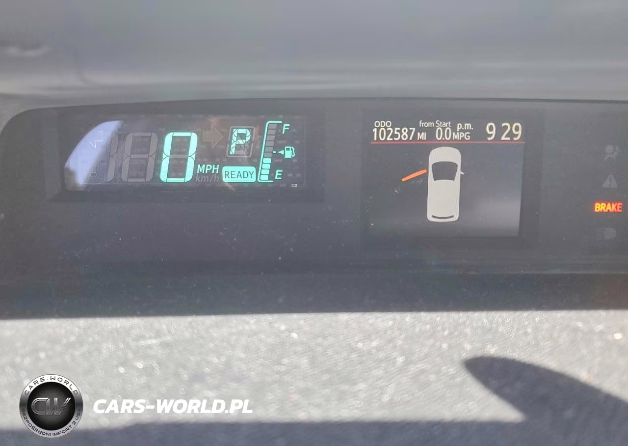 2013 Toyota Prius C Three VIN:JTDKDTB38D1052160 - 9