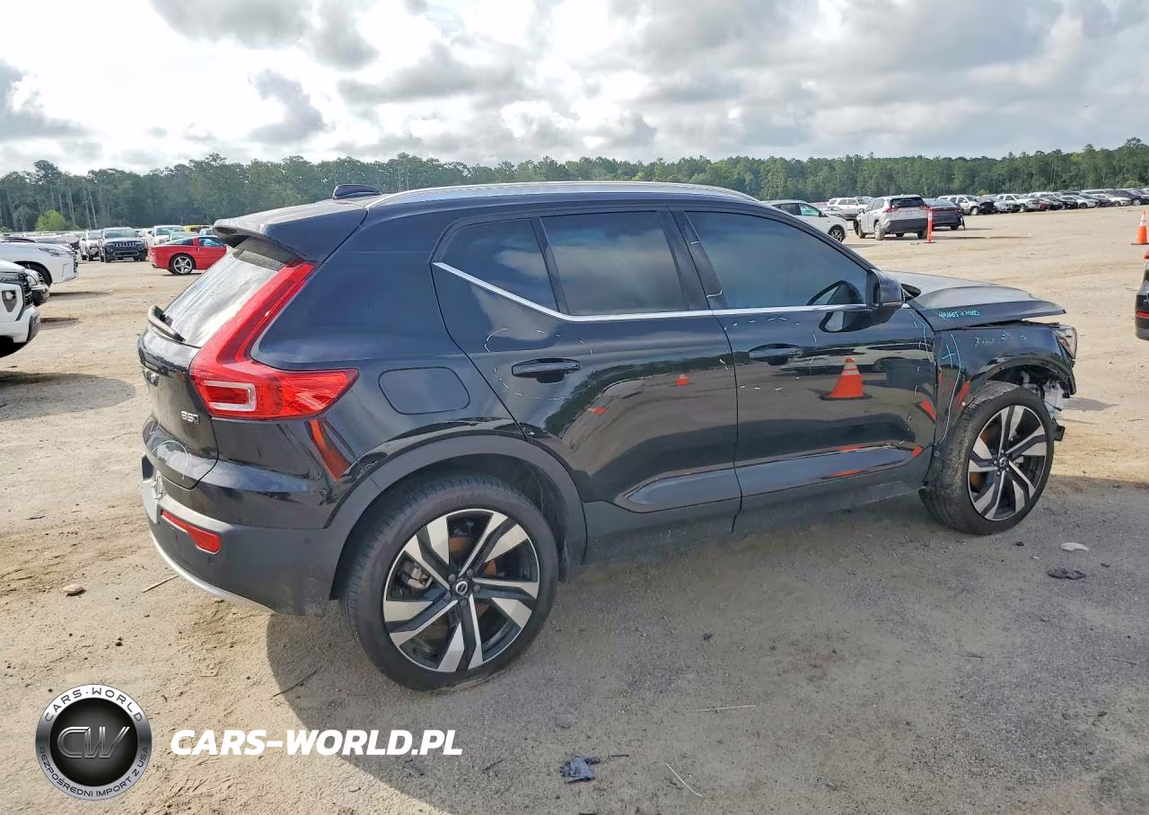 2025 Volvo Xc40 Plus VIN:YV4L12UE2S2486066 - 3