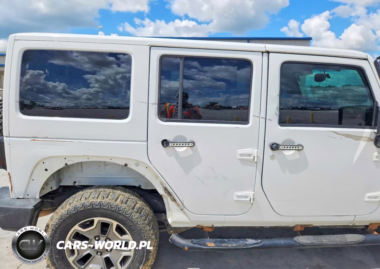 2016 Jeep Wrangler Unlimited Rubicon VIN:1C4HJWFGXGL106133 - 11