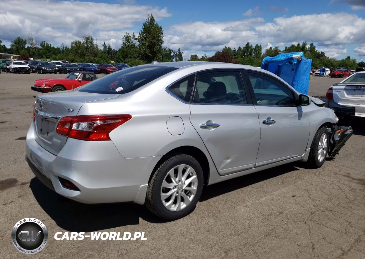 2018 Nissan Sentra S VIN:3N1AB7AP4JY259572 - 3