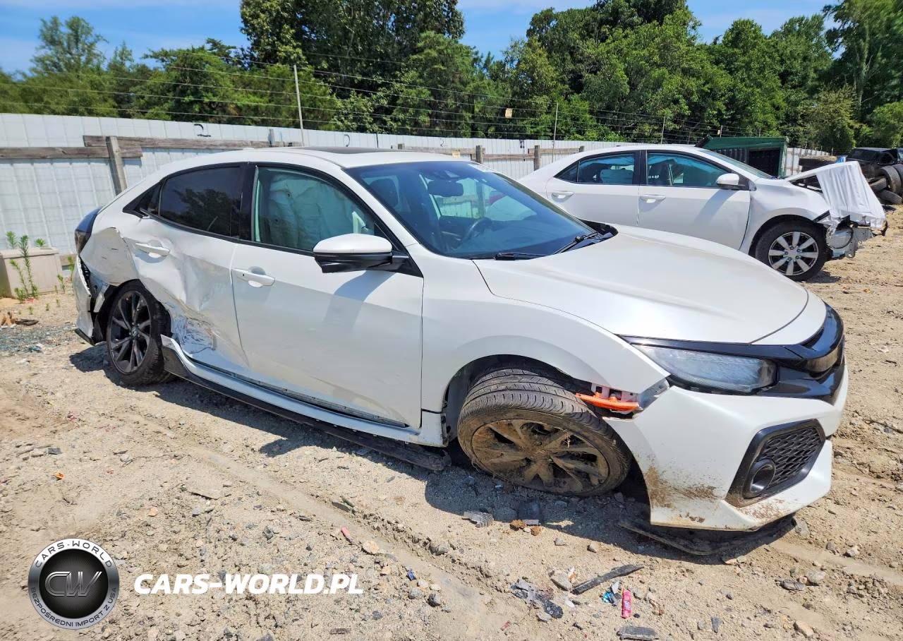 2018 Honda Civic Sport Touring VIN:SHHFK7H98JU213599 - 4
